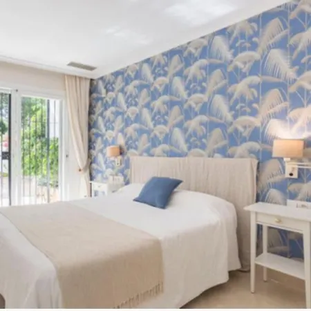 Elviria Playa White Pearl 马尔韦利亚