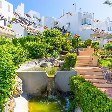 Elviria Playa White Pearl 马尔韦利亚