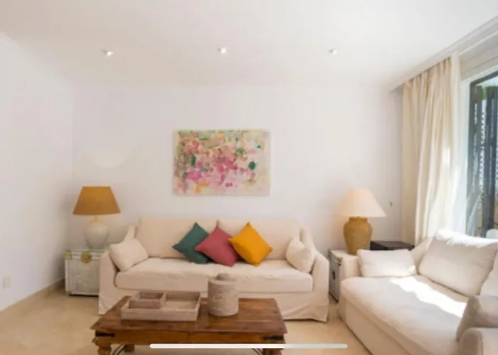 Апартаменты Elviria Playa White Pearl Марбелья