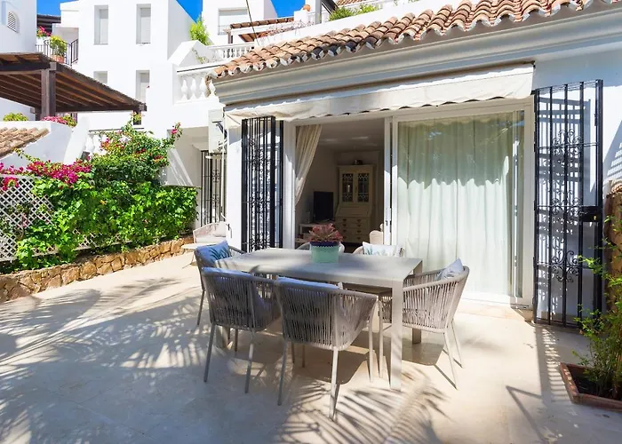 Elviria Playa White Pearl Апартаменты *