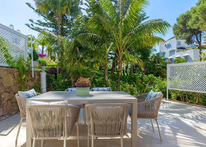 Elviria Playa White Pearl Апартаменты *